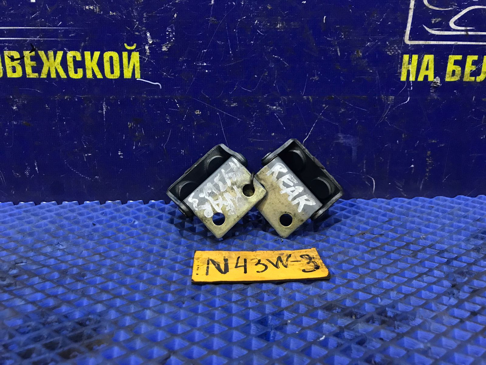 Петля багажника MITSUBISHI CHARIOT 1994