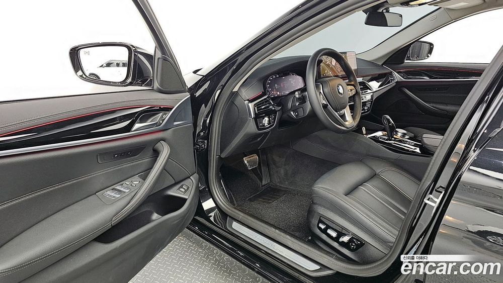 BMW 5 Series (G30) 520i Luxury (06.2022)