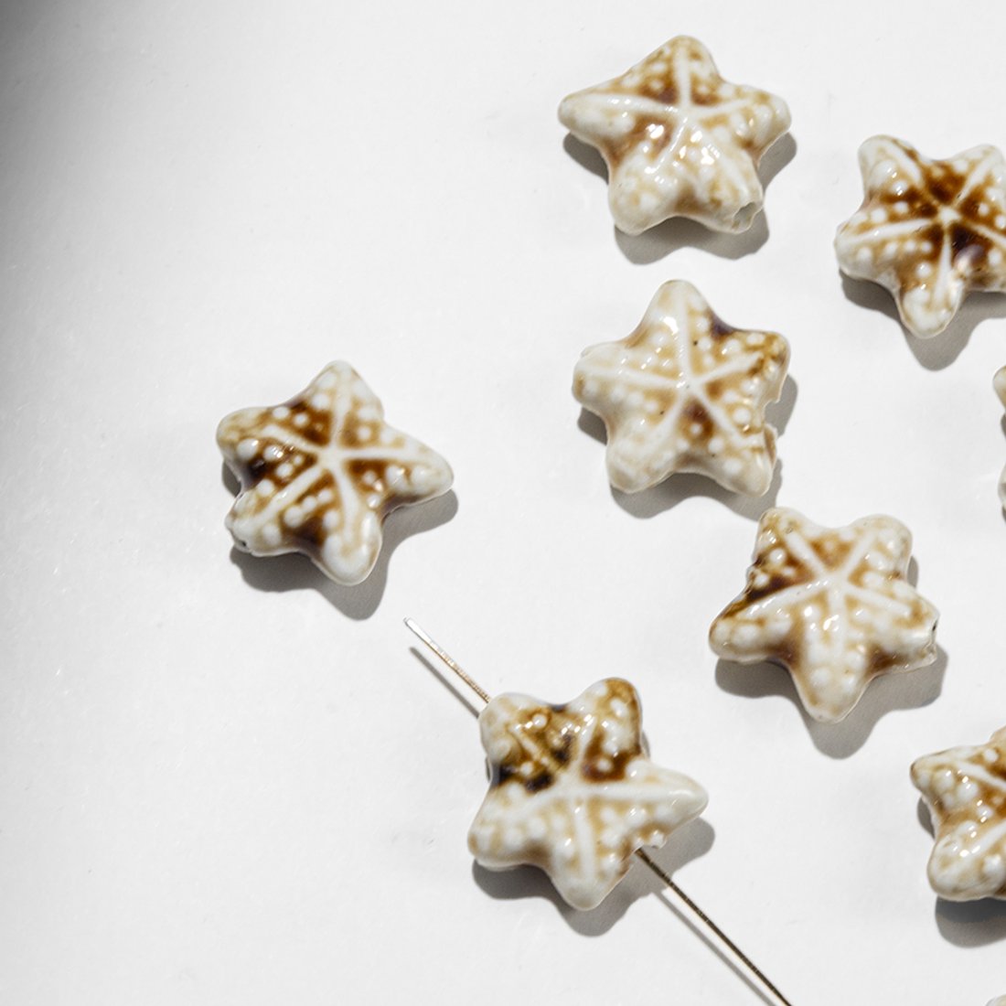 Бусина в форме морской звезды, 19,7*21мм, кофейно-молочная, глазурированный фарфор