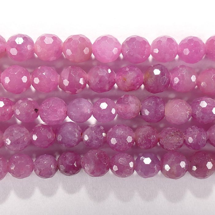Бусина из корунда пурпурного, фигурная, 4,5 мм (шар, граненая)