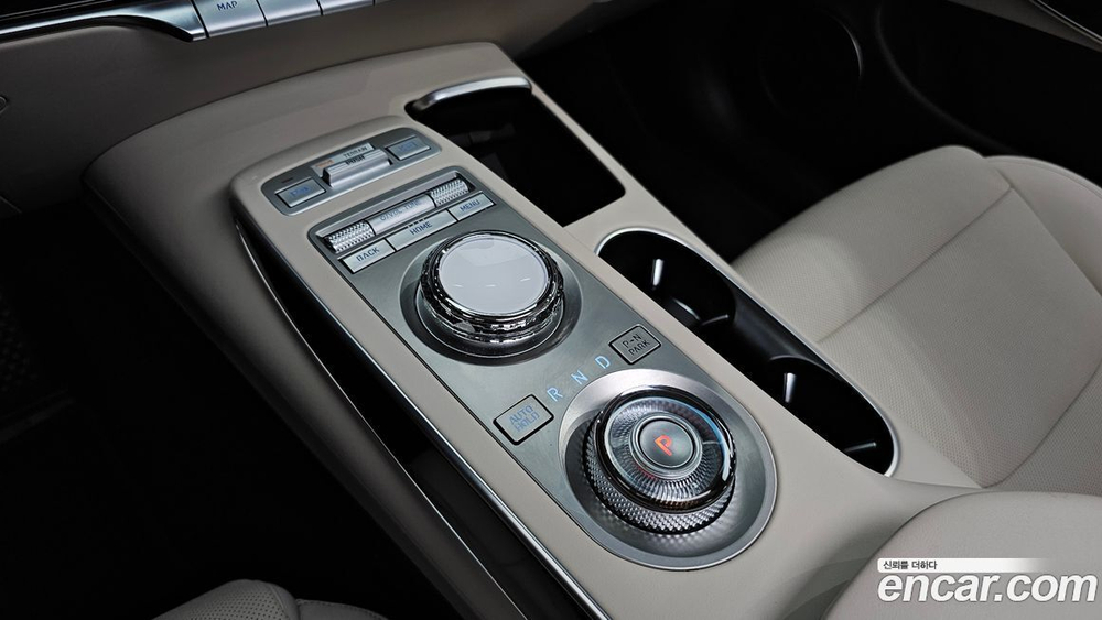 Genesis GV70 2.5T Бензин AWD (05.2022)