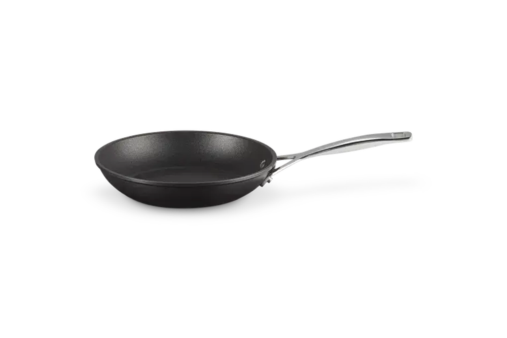 Le Creuset Сковорода с антипригарным покрытием 22 см.