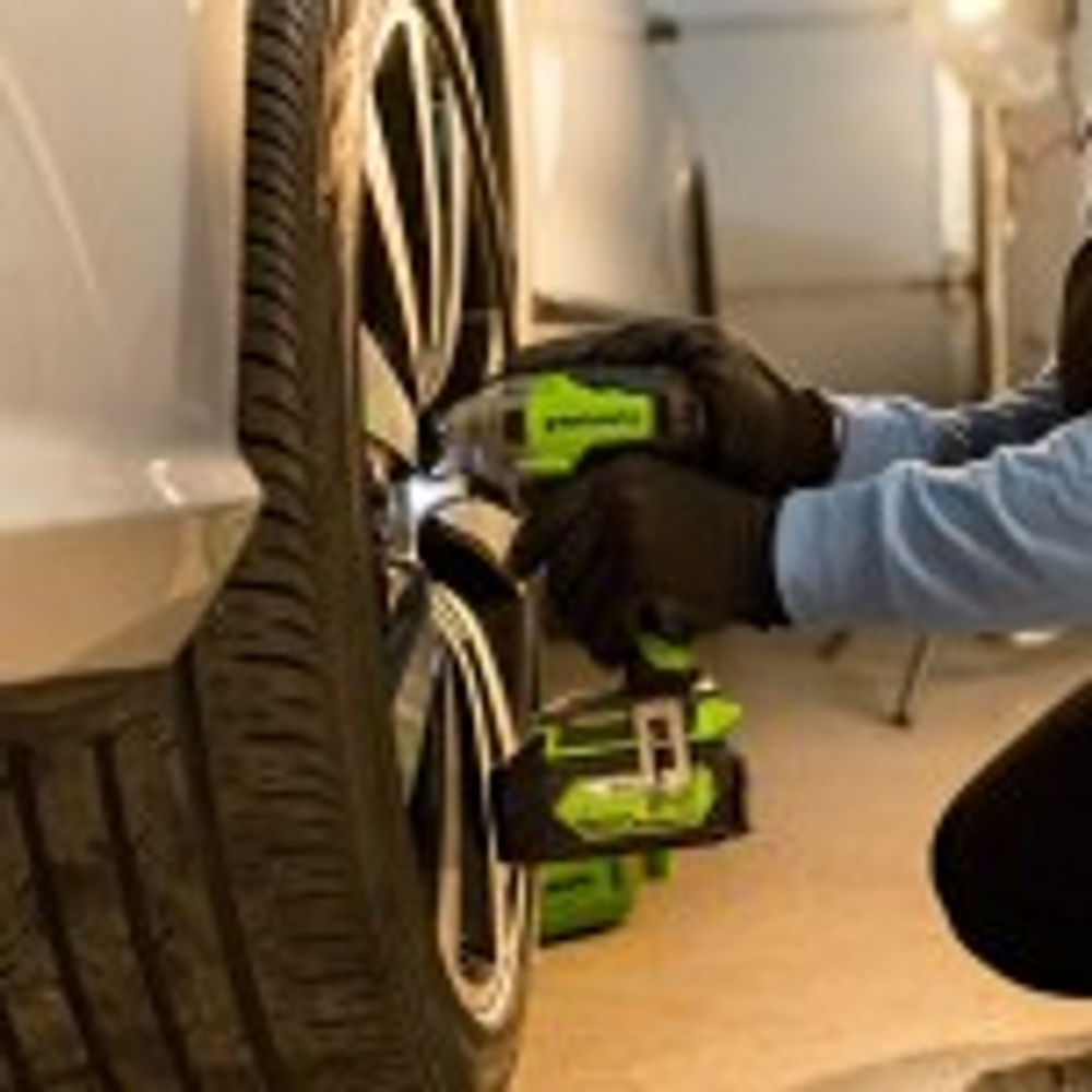 Гайковерт аккумуляторный GREENWORKS GD24IW400 ударный, 24V, АКБ 5Ач и ЗУ 3802907CUG