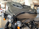 Ultra Limited, Harley-Davidson (FLHTK), 2020 "River Rock Gray / Vivid Black, Black Finish"