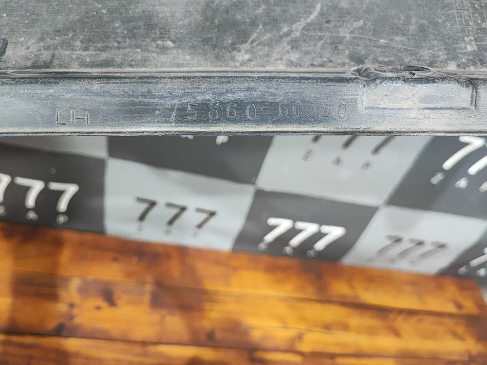 Накладка порога левого Toyota Land Cruiser 200 07-12 Б/У Оригинал 7586060040