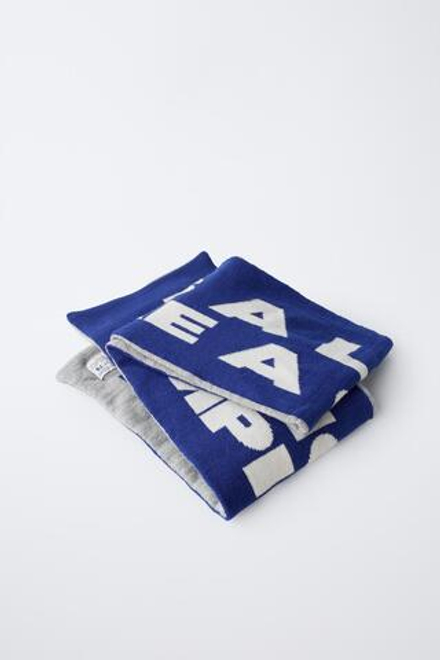 ZARA Х CHAMPION ® ШАРФ С ПРИНТОМ, СЕРЫЙ МЕЛАНЖ