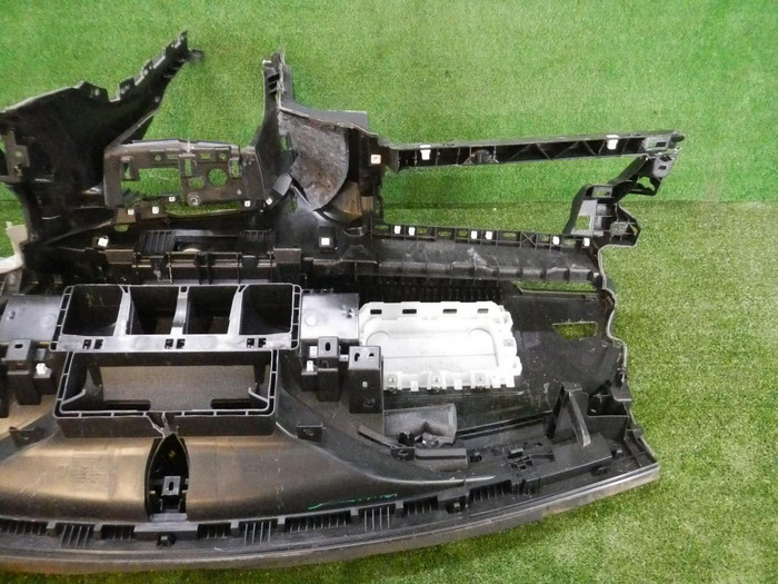 Торпедо Peugeot 3008 2 (2016-н.в.)