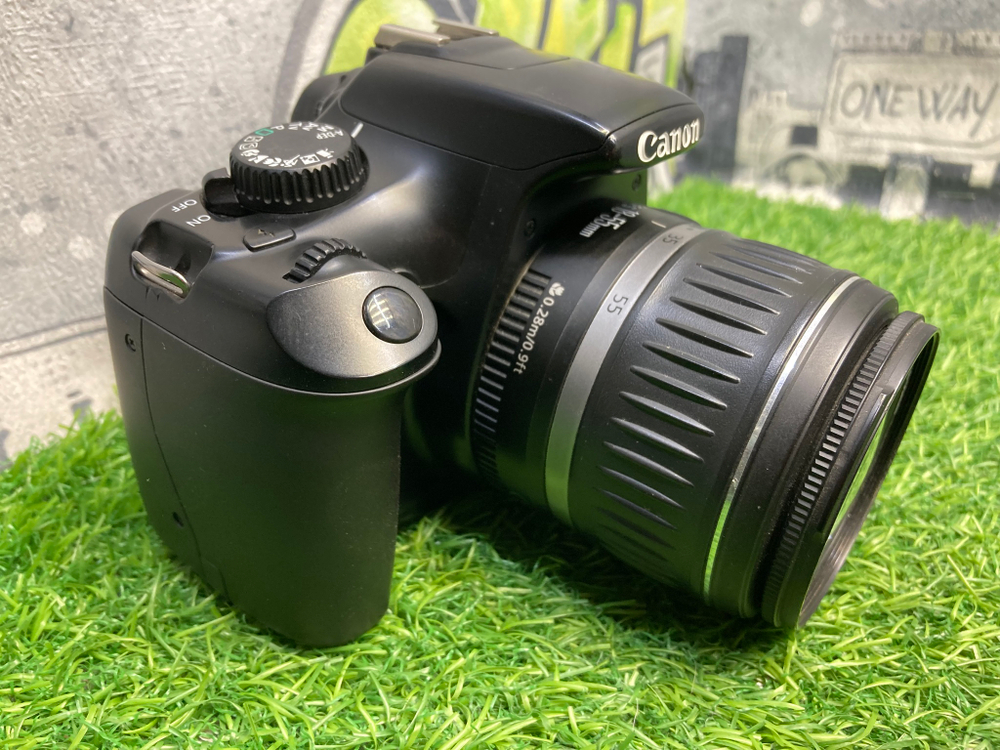 Canon 1100D kit 18-55mm 3.5-5.6 ll 18.300 кадров
