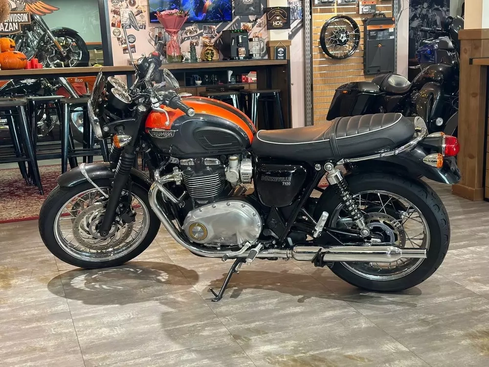 Мотоцикл TRIUMPH BONNEVILLE T120
