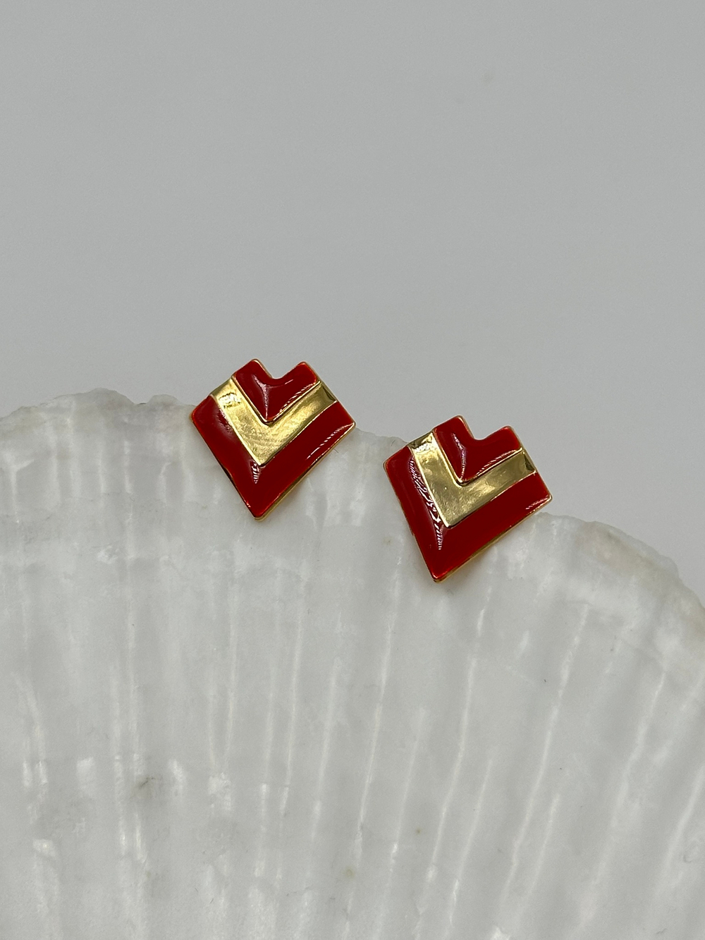 Серьги с красной эмалью