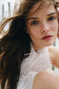 ZARA ПЛАТЬЕ ИЗ КОЛЛЕКЦИИ ZW С ГОРЛОВИНОЙ ХАЛТЕР, БЕЛЫЙ