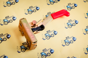 Ручка двери внутренняя левая Jcb 3cx/4cx/5cx (с механизмом замка) аналог