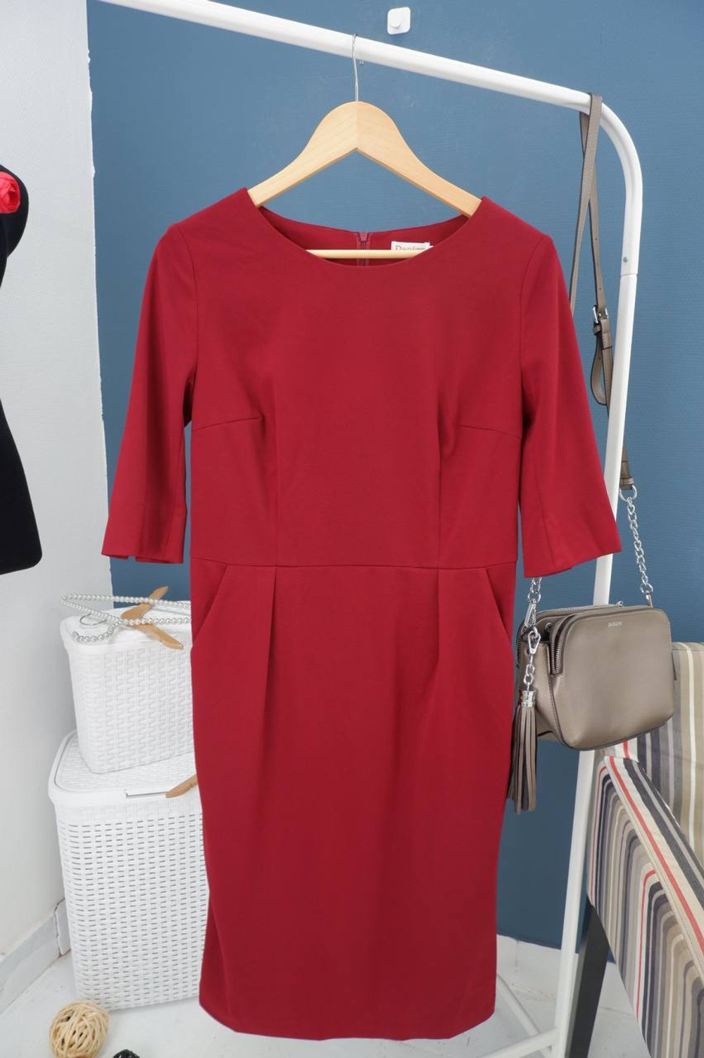 Платье DENIZA деловое 44 размер, новое