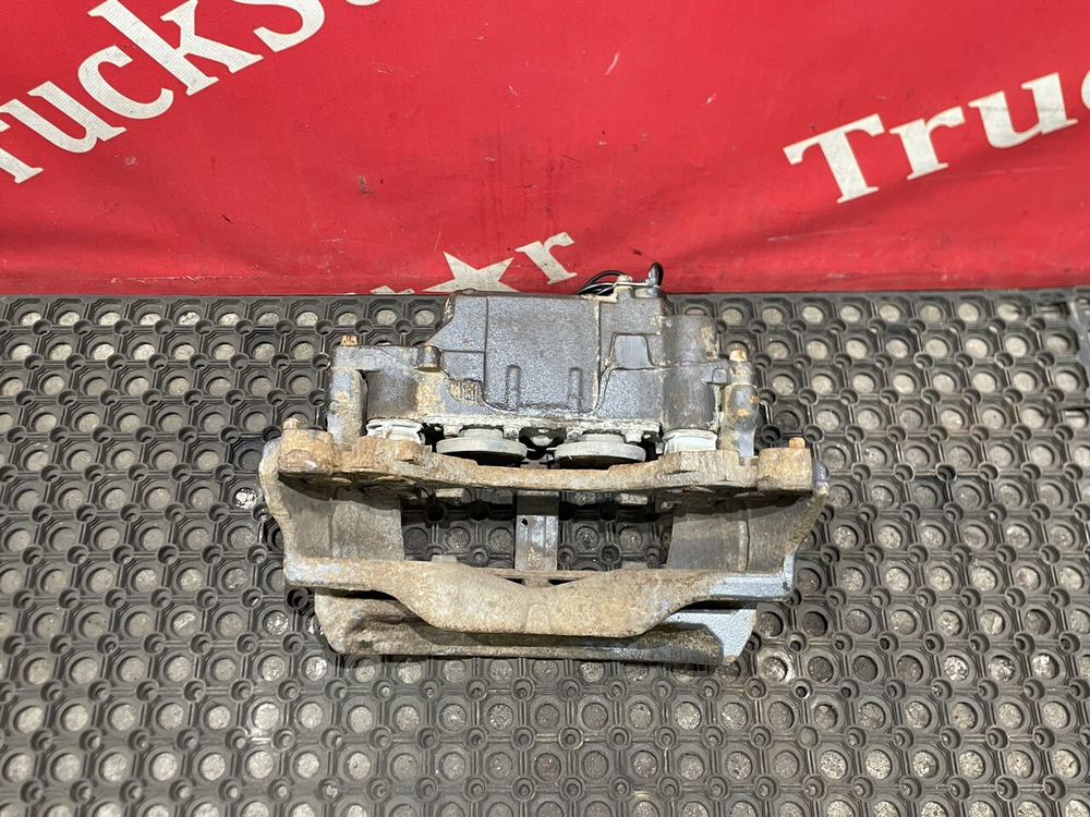 Суппорт зaдний левый 2018г.