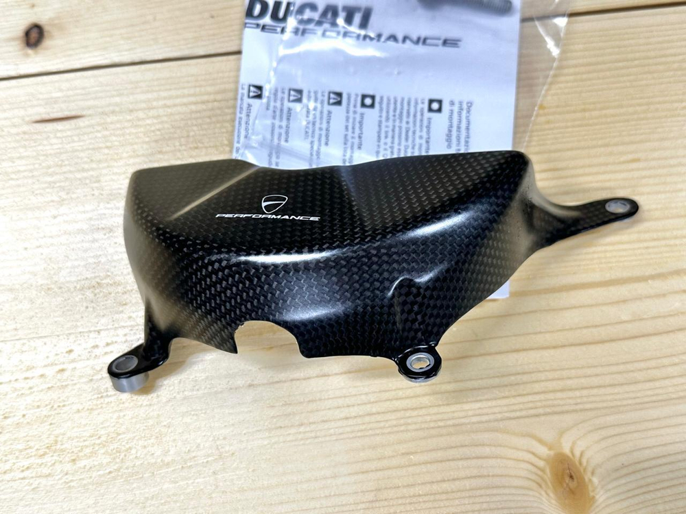 Ducati Performance Карбоновая крышка генератора Panigale V4 (2025 + ) 96981921AA