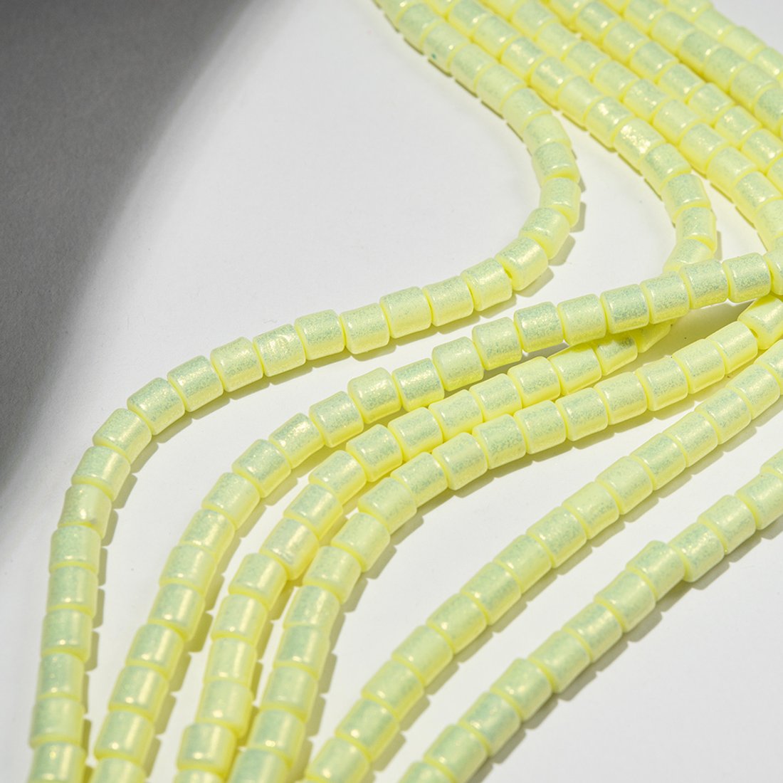 Бусины хеши, каучук с напылением, оттенок "Лимонный", 6*6мм