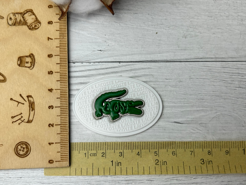 Нашивка РЕЗИНА крокодил на белом