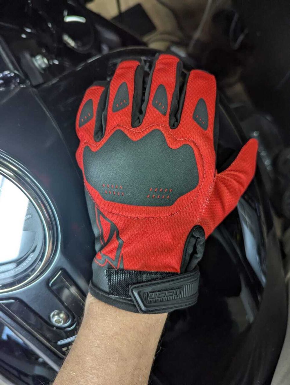 Hooligan CE Gloves / Красный
