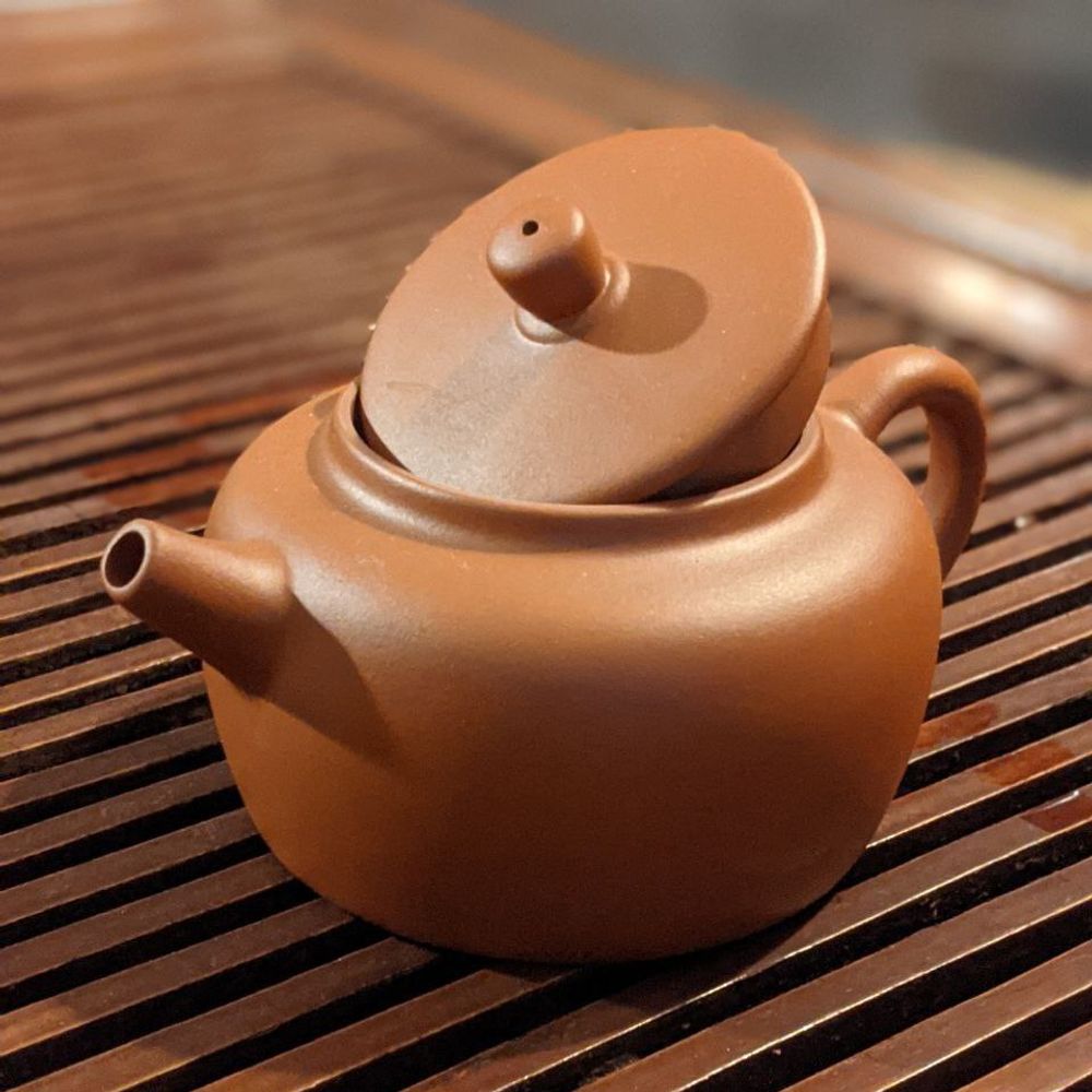 Чайник исинский, "приплюснутый"