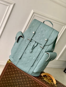 Louis Vuitton Christopher MM