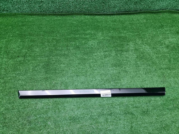 Накладка двери задняя правая BMW X7 G07 (19-нв)