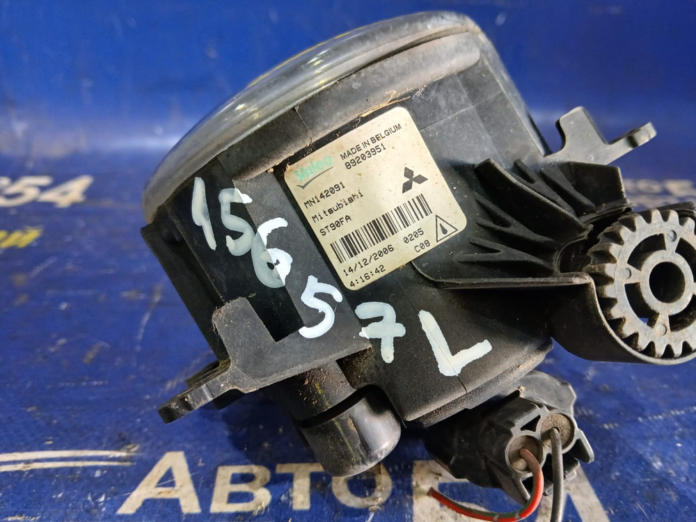 Туманка левая MITSUBISHI COLT 2004-2008