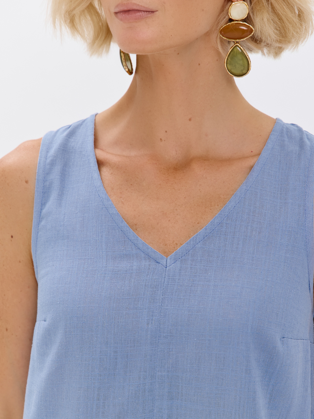 Удлиненный топ из льна с V-вырезом