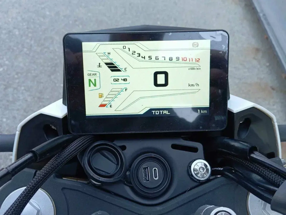 QJMOTOR SRK 125 S, 2024