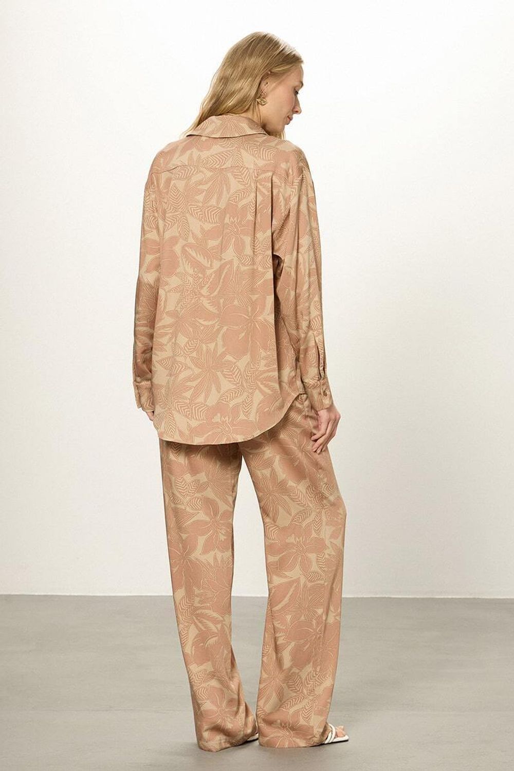 Рубашка Хельсинки бежевый принт вискоза