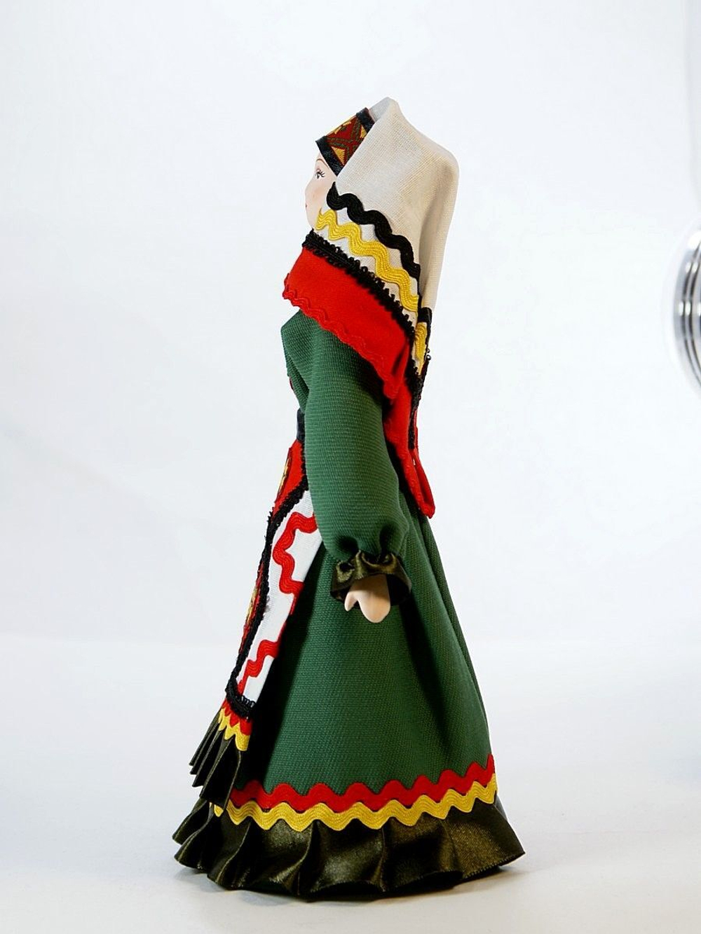 Кукла фарфоровая Удмуртка, Вятская губерния