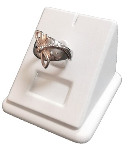 Подставка для кольца/наклонная/язычок/окошко для бирки/прорезь для нитки/основание