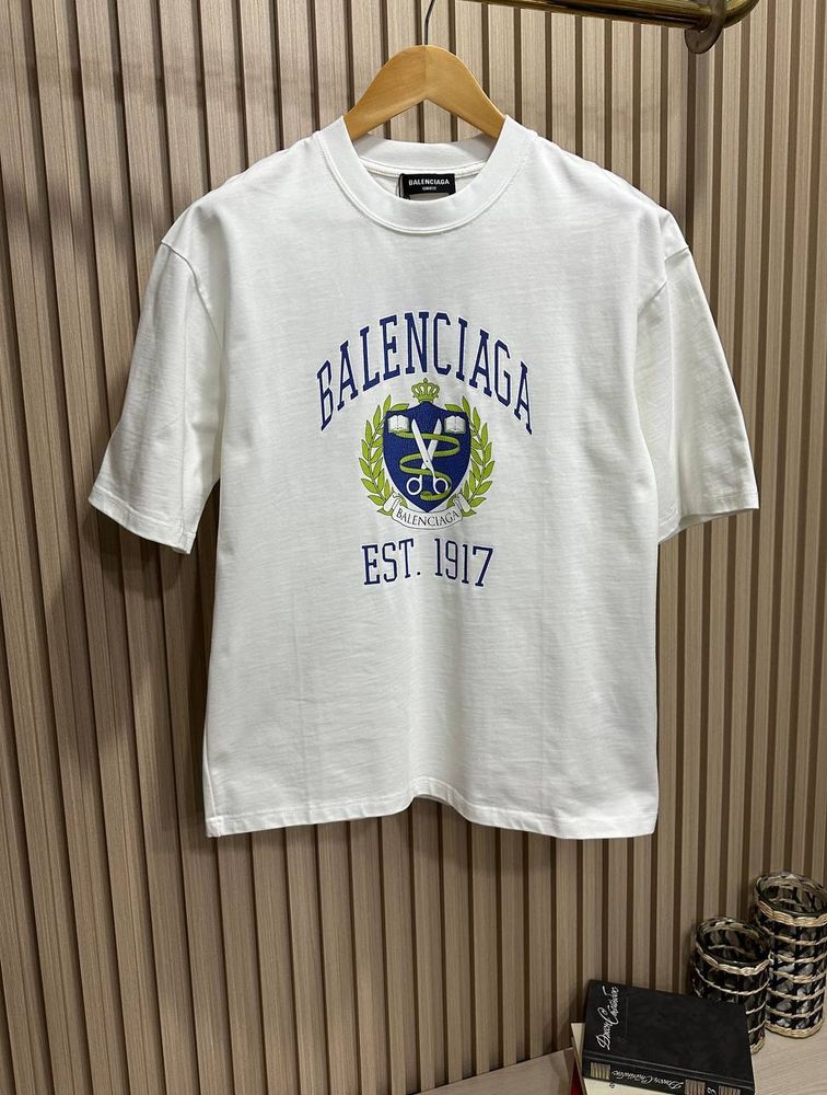 Футболка Balenciaga