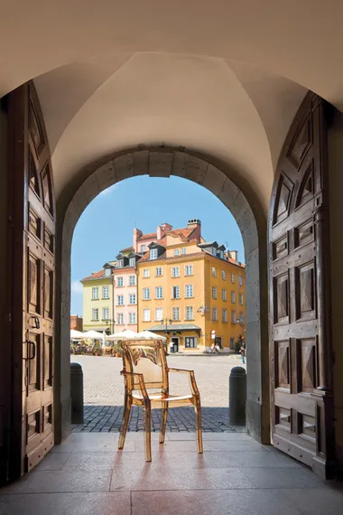 Стул с подлокотниками Arthur прозрачный янтарный