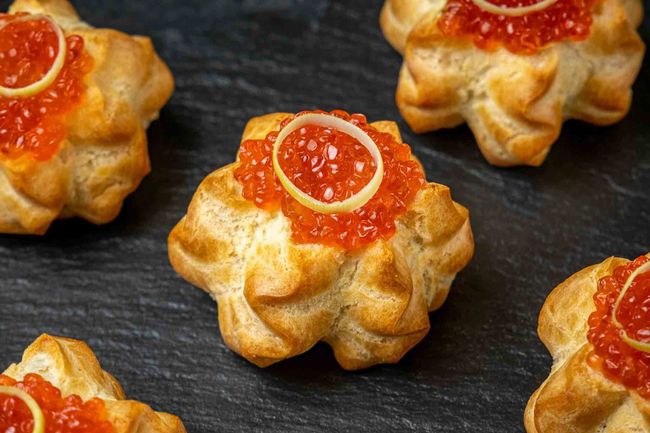 Профитроли с зеленым маслом, 10 шт.