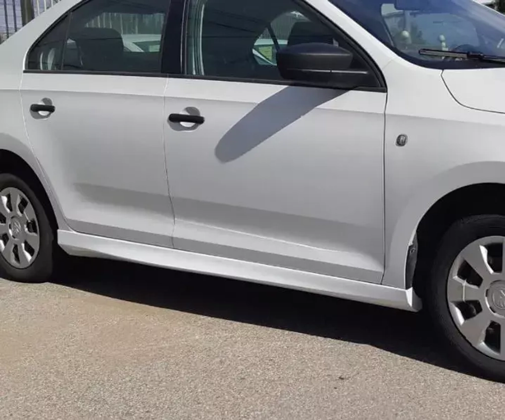 Накладки на пороги Skoda Rapid 1 / Шкода Рапид 2