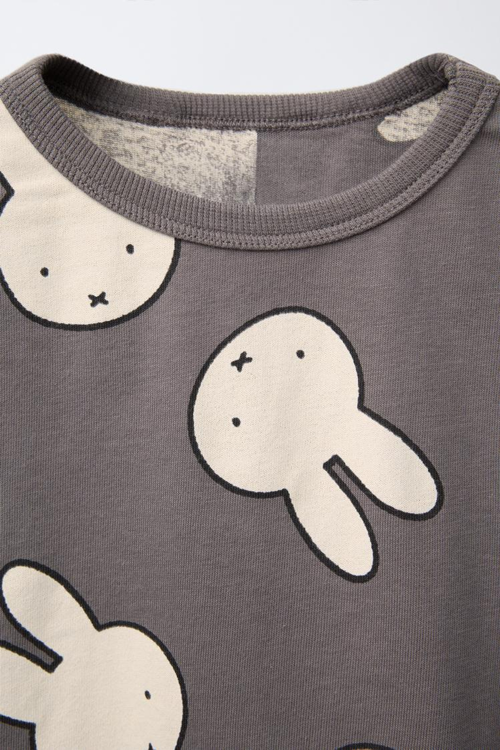 ZARA ФУТБОЛКА С ПРИНТОМ MIFFY ©, АНТРАЦИТОВО-СЕРЫЙ