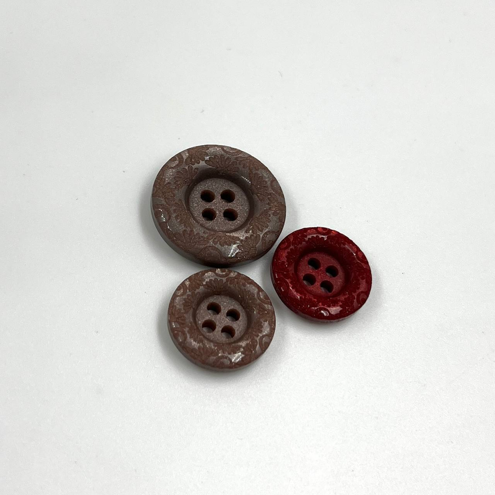 Пуговицы беж и бордо блеск с цветами