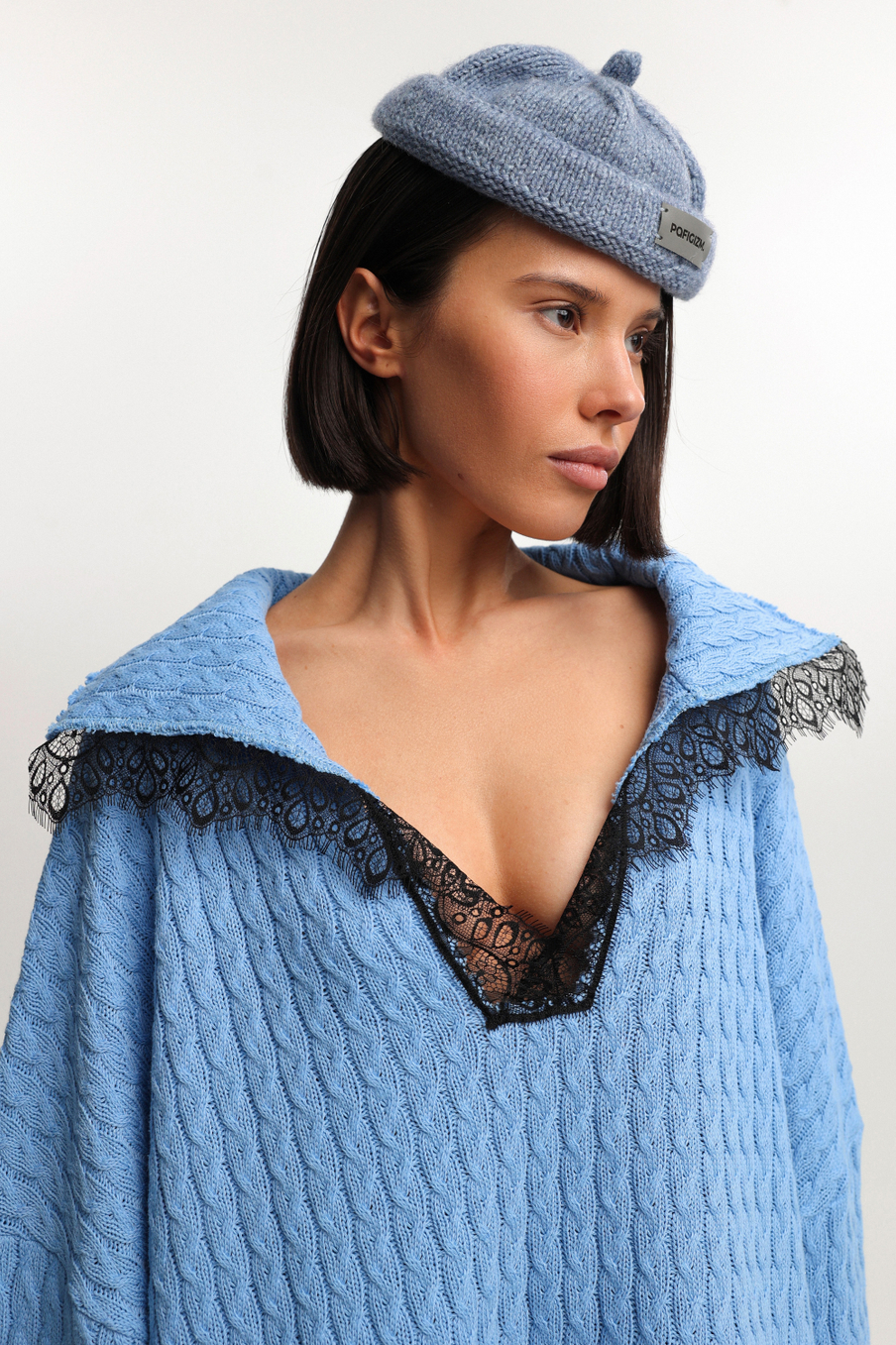 Джемпер с кружевом