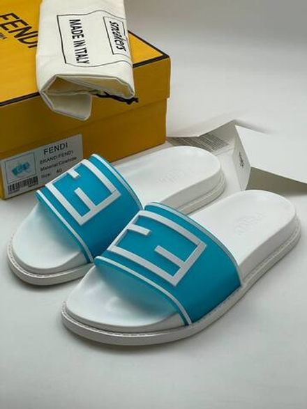 Шлёпанцы Fendi