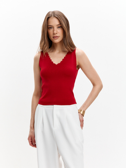 Топ с фигурным вырезом