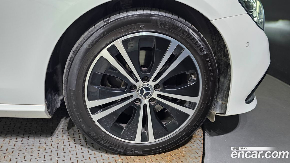 Mercedes-Benz E-Class W213 E250 Avangarde (03.2021)