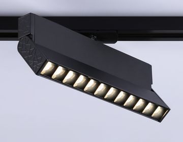 Трековый однофазный светодиодный светильник 12W 3000K 24° GL6817 BK чёрный Track System Ambrella