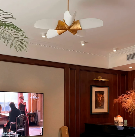 Chandelier  Utopia Medium 5 Arm by Visual Comfort & Co.