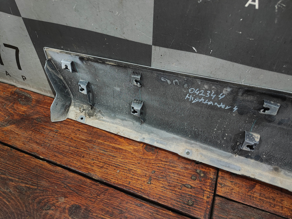 Накладка двери задней правой Toyota Highlander 4 (U70) 19-нв Б/У Оригинал 757410E100