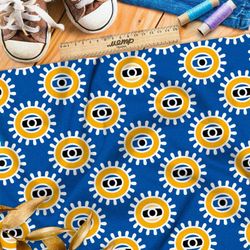 Ткань атлас солнечные глаза на голубом фоне