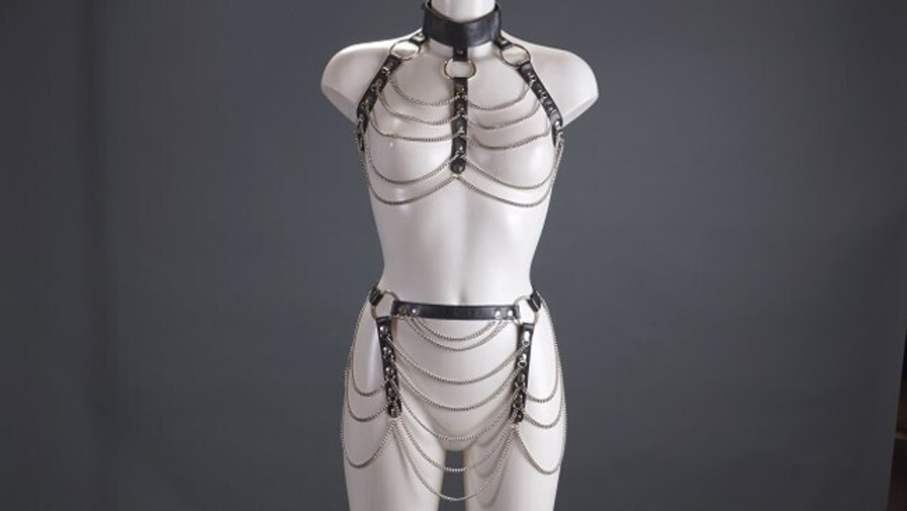 Женский комплект из кожаных ремней с цепями (Цвет: черный)