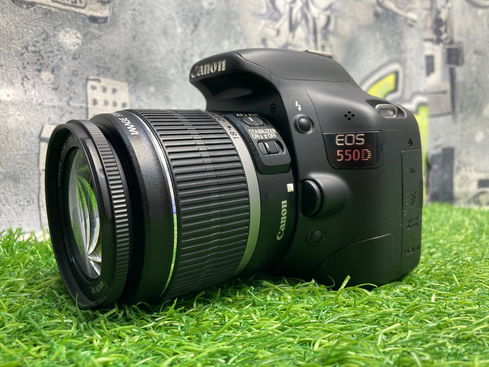 Canon EOS 550D Kit 18-55mm IS 49.000 кадров