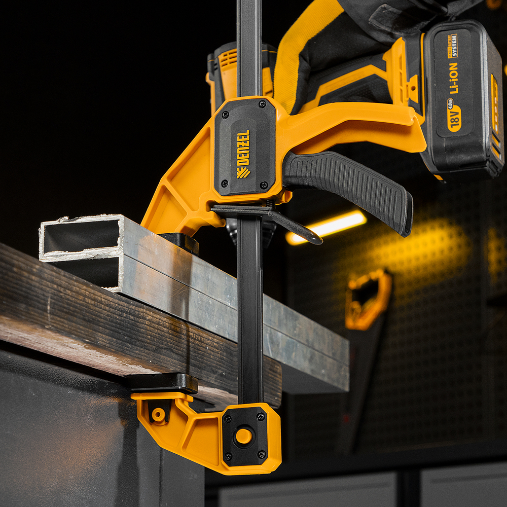 Струбцина F-образная, быстрозажимная, 600 х 80 мм, усиленный нейлоновый корпус Denzel