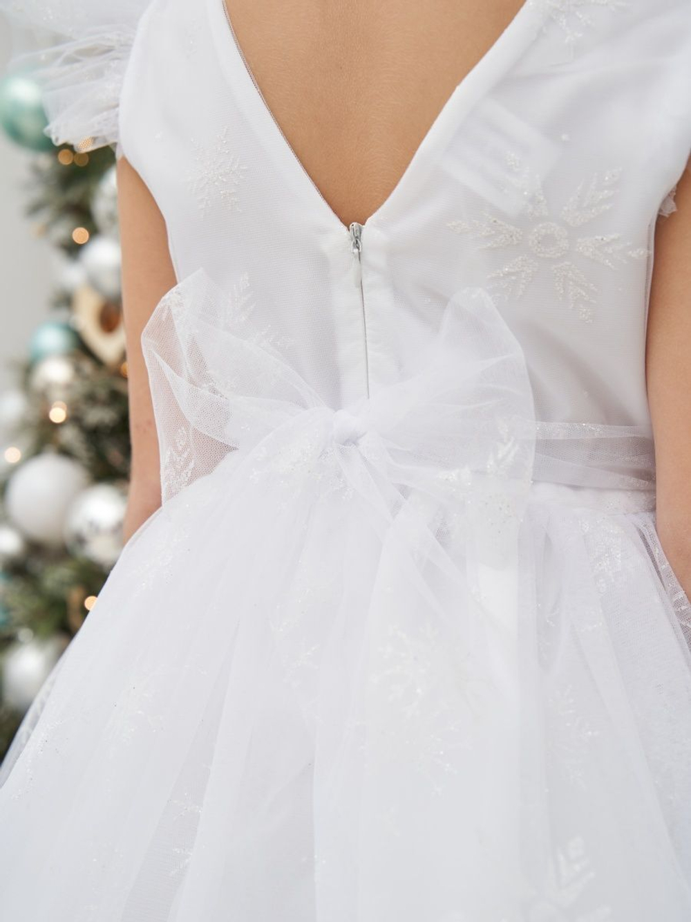 Нарядное платье снежинка