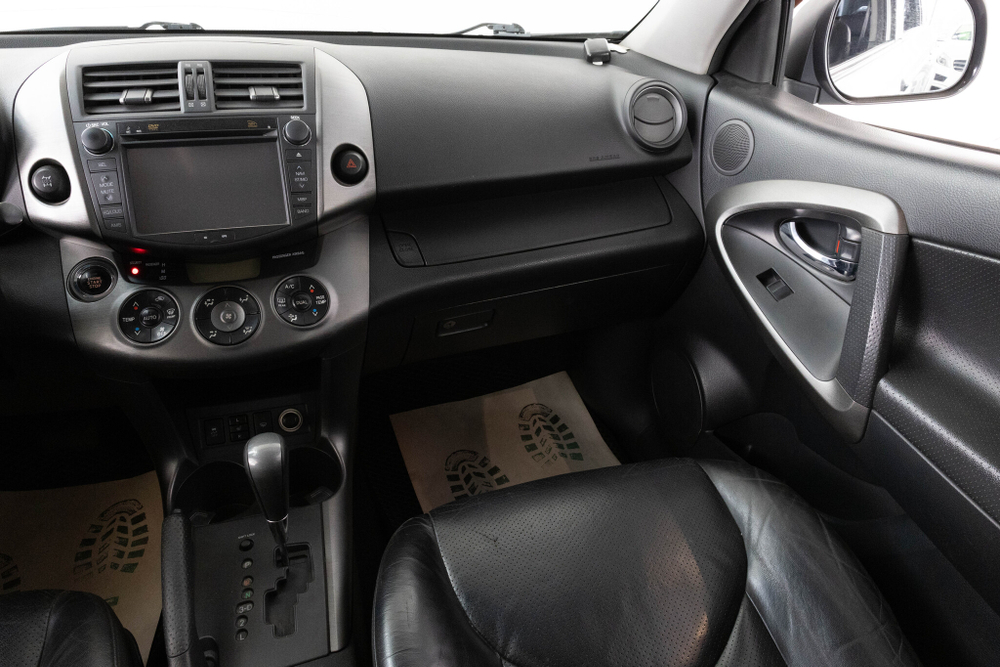 Toyota RAV4, 2009 год